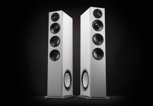 Definitive_Technology_D17_White_Low_Key_002_Web-min